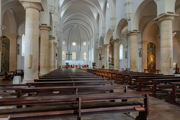 Kutsanmış Bakire Meryem 'in Varsayımı Fransisken Manastırı, İroki Brijeg' de, Hersek 'te bulunuyor.. 