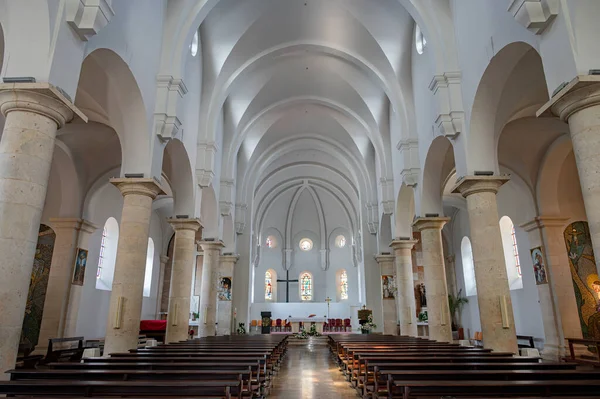 Kutsanmış Bakire Meryem 'in Varsayımı Fransisken Manastırı, İroki Brijeg' de, Hersek 'te bulunuyor.. 