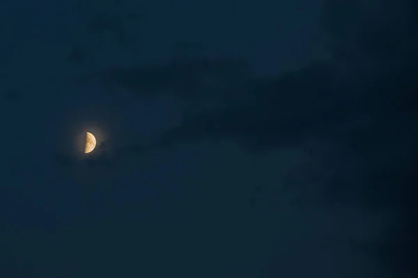 Σελήνη Μια Υπέροχη Θέα Του Πλανήτη Δορυφόρος — Φωτογραφία Αρχείου