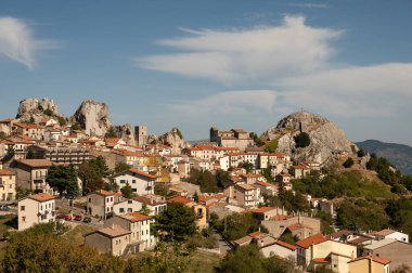 It is an Italian town of 732 inhabitants in the province of Isernia in Molise, famous for the Samnite Sanctuary. clipart