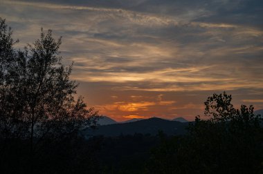 Molise, Adriyatik Denizi 'ne bakan bir İtalyan bölgesidir. Abruzzo Ulusal Parkı 'nın zengin vahşi yaşam ve patikaları olan Appennine dağ sırasındaki bir bölümünü içerir..