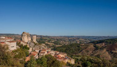 Bu isim büyük bir kireçtaşı oluşumu olan 