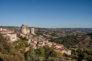 Bu isim büyük bir kireçtaşı oluşumu olan 