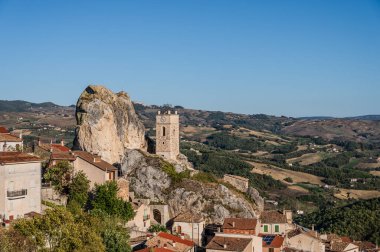 Bu isim büyük bir kireçtaşı oluşumu olan 