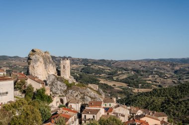 Bu isim büyük bir kireçtaşı oluşumu olan 