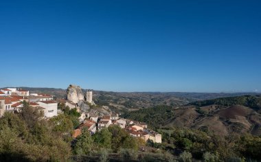 Bu isim büyük bir kireçtaşı oluşumu olan 
