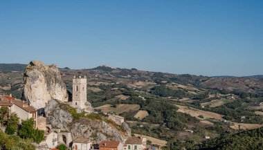 Bu isim büyük bir kireçtaşı oluşumu olan 