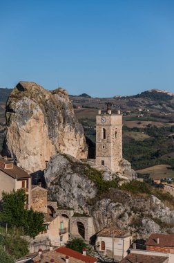 Bu isim büyük bir kireçtaşı oluşumu olan 