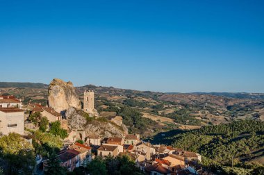 Bu isim büyük bir kireçtaşı oluşumu olan 
