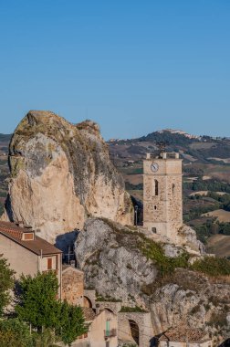 Bu isim büyük bir kireçtaşı oluşumu olan 