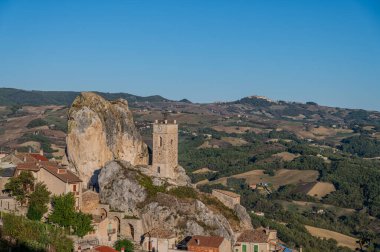 Bu isim büyük bir kireçtaşı oluşumu olan 