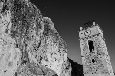 Kilise Sant 'Antonio Abate' ye adanmıştır ve yüzyıla dayanır. XVIII.