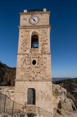 Kilise Sant 'Antonio Abate' ye adanmıştır ve yüzyıla dayanır. XVIII.