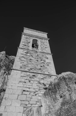 Kilise Sant 'Antonio Abate' ye adanmıştır ve yüzyıla dayanır. XVIII.