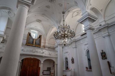 Vastogirardi, Isernia, Molise. Maria Santissima delle Grazie Kilisesi. İç ve dış görünüm