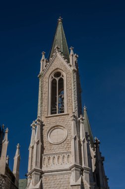 Castelpetroso, Molise. Madonna Addolorata 'nın mabedi. 28 Eylül 1890 'da ilk taşın atılmasıyla başlayan ve 1975' te tamamlanan mabet neo-gotik olarak inşa edilmiştir..