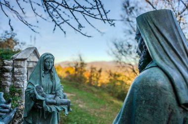 Castelpetroso, Molise. Madonna Addolorata 'nın Mabet ya da Küçük Bazilikası. Via Matris İlk Acı: Simeon 'un ifşası