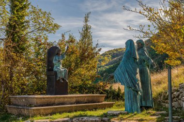 Castelpetroso, Molise. Madonna Addolorata 'nın Mabet ya da Küçük Bazilikası. Matris yoluyla. İsanın tapınakta kayboluşu.