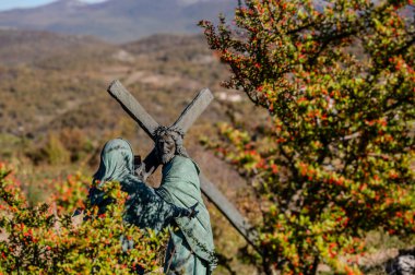 Castelpetroso, Molise. Madonna Addolorata 'nın Mabet ya da Küçük Bazilikası. Matris yoluyla. Calvary 'e giden yolda İsa' yla karşılaşmak.