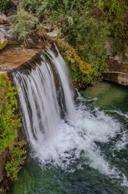 Aventine Nehri, Abruzzo 'da, Palena belediyesinin kaynaklarından doğan ve Cotaio nehrinin 863 metre yukarısında yer alan 45 km uzunluğunda bir nehirdir..