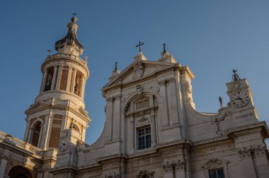 The Basilica of the Holy House is one of the main places of veneration of Mary and one of the most important and visited Marian shrines of the Catholic Church. It is located in Loreto.