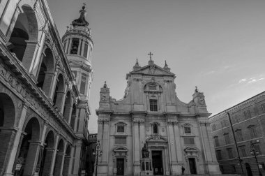 The Basilica of the Holy House is one of the main places of veneration of Mary and one of the most important and visited Marian shrines of the Catholic Church. It is located in Loreto.