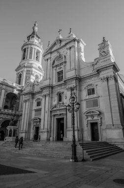 The Basilica of the Holy House is one of the main places of veneration of Mary and one of the most important and visited Marian shrines of the Catholic Church. It is located in Loreto.