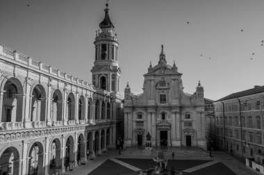 The Basilica of the Holy House is one of the main places of veneration of Mary and one of the most important and visited Marian shrines of the Catholic Church. It is located in Loreto.