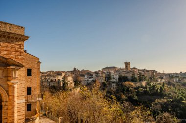 Recanati is an Italian town of 20 975 inhabitants in the province of Macerata in the Marche region.