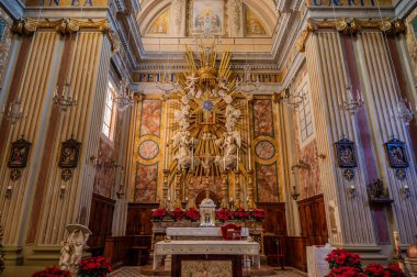 Kilise, şehrin koruyucu azizi S. Nicol di Bari 'ye adanmıştır. Orijinal yapı 16. yüzyıla dayanıyor ve 19. yüzyılda mevcut mimari biçimlerini aldı.