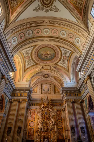 Kilise, şehrin koruyucu azizi S. Nicol di Bari 'ye adanmıştır. Orijinal yapı 16. yüzyıla dayanıyor ve 19. yüzyılda mevcut mimari biçimlerini aldı.