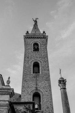 Saint Gregorio Magno ve Margherita Katedrali, San Benedetto del Tronto-Ripatransone-Montalto piskoposluğunun ortak katedrali olan Ascoli Piceno eyaletinin Ripatransone eyaletinin ana tarikat binasıdır.