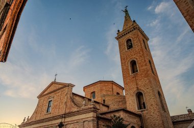 Saint Gregorio Magno ve Margherita Katedrali, San Benedetto del Tronto-Ripatransone-Montalto piskoposluğunun ortak katedrali olan Ascoli Piceno eyaletinin Ripatransone eyaletinin ana tarikat binasıdır.