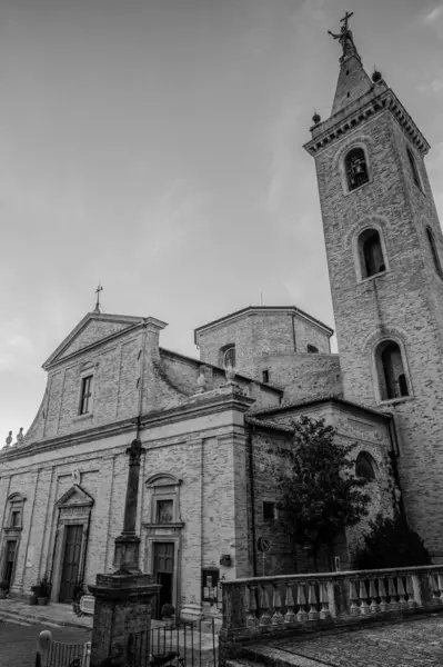 Saint Gregorio Magno ve Margherita Katedrali, San Benedetto del Tronto-Ripatransone-Montalto piskoposluğunun ortak katedrali olan Ascoli Piceno eyaletinin Ripatransone eyaletinin ana tarikat binasıdır.