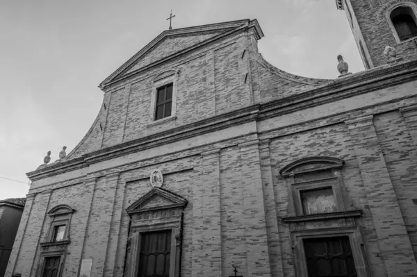 Saint Gregorio Magno ve Margherita Katedrali, San Benedetto del Tronto-Ripatransone-Montalto piskoposluğunun ortak katedrali olan Ascoli Piceno eyaletinin Ripatransone eyaletinin ana tarikat binasıdır.