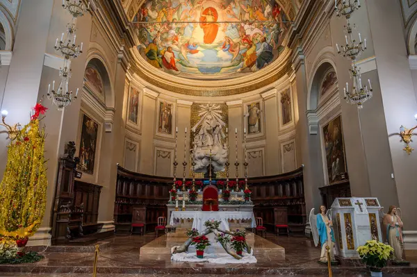 Saint Gregorio Magno ve Margherita Katedrali, San Benedetto del Tronto-Ripatransone-Montalto piskoposluğunun ortak katedrali olan Ascoli Piceno eyaletinin Ripatransone eyaletinin ana tarikat binasıdır.