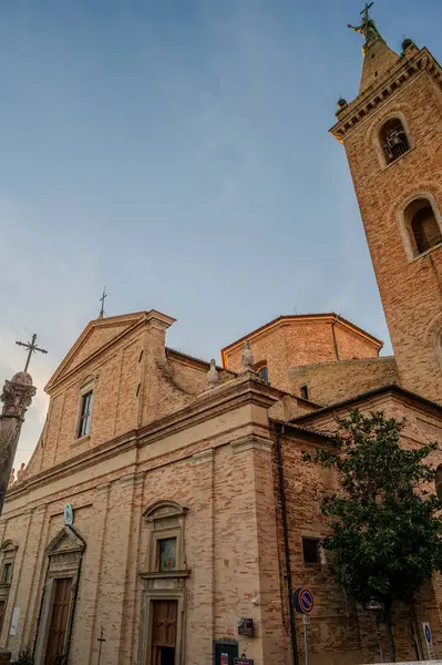 Saint Gregorio Magno ve Margherita Katedrali, San Benedetto del Tronto-Ripatransone-Montalto piskoposluğunun ortak katedrali olan Ascoli Piceno eyaletinin Ripatransone eyaletinin ana tarikat binasıdır.