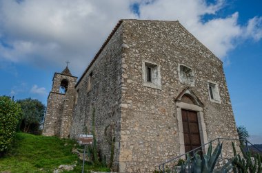 Yapılışının tam tarihi bilinmemekle birlikte, 1660 yılına ait bir tarifte bahsi geçen çok eski bir tarih olması gerekir. Rahip Carpino tarafından Loreto 'ya yapılan hac yolculuğundan dönerken inşa edilmiş..