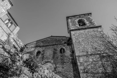 Şehir duvarları içinde (