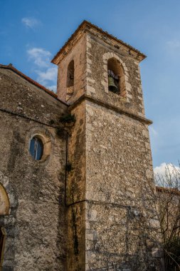 Şehir duvarları içinde (