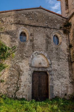 Şehir duvarları içinde (
