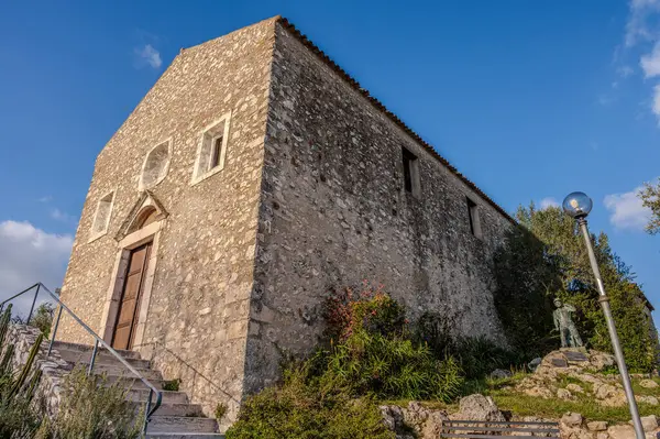 The exact date of its construction is not known, but it must be very ancient, it is mentioned in a description from 1660. It was built by the cleric Carpino returning from a pilgrimage to Loreto.
