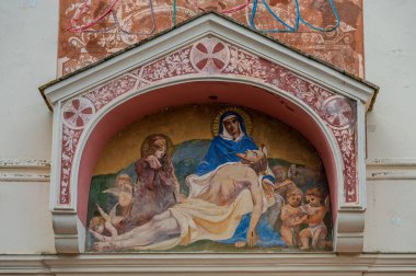 Şehrin koruyucu azizine adanmış çok eski bir kilise. Kesinlikle 9. yüzyılın ikinci yarısına kadar uzanıyor. Sunağın altında, bir vazonun içinde, Santa Reparata 'nın kalıntıları korunuyor.