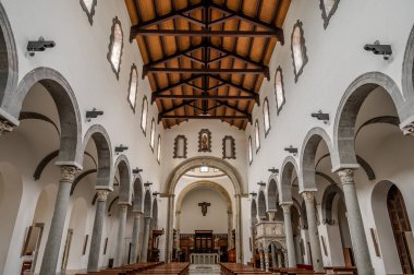 San Clemente Katedrali Teano şehrinin başlıca ibadet yeri ve Teano-Calvi piskoposluğunun merkezidir.