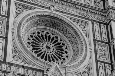 Floransa Katedrali olarak da bilinen Santa Maria del Fiore Metropolitan Katedrali, Floransa 'nın ana kilisesidir..