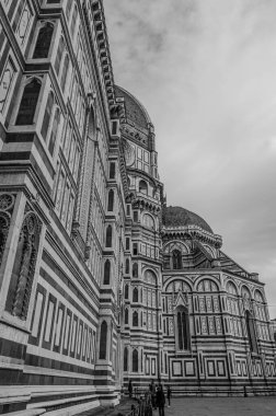 Floransa Katedrali olarak da bilinen Santa Maria del Fiore Metropolitan Katedrali, Floransa 'nın ana kilisesidir..