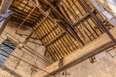 Kilbeggan Damıtımevi, İrlanda 'nın Westmeath eyaletinin Kilbeggan kasabasındaki Brosna Nehri üzerinde yer almaktadır. Şu anda Işın Suntory grubunun bir parçasıdır..