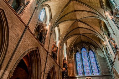 St Patricks Katedrali Dublin 'in en popüler yerlerinden biridir. Katedral, ortaçağ şehri Dublin 'den kalan az sayıdaki binadan biridir..
