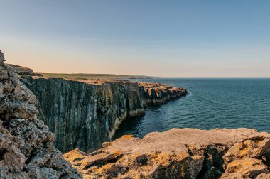 Burren Ulusal Parkı, Burren 'in güneydoğusunda 1673 hektarlık bir devlet arazisinden oluşan İrlanda' da korunan bir alandır..