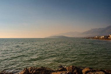 Marina di Minturno, Lazio, İtalya. Kışın deniz